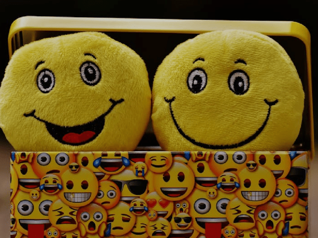 4 Engaging Busy Bag Activities for Stimulating Minds: Fun and Function for Dementia Care